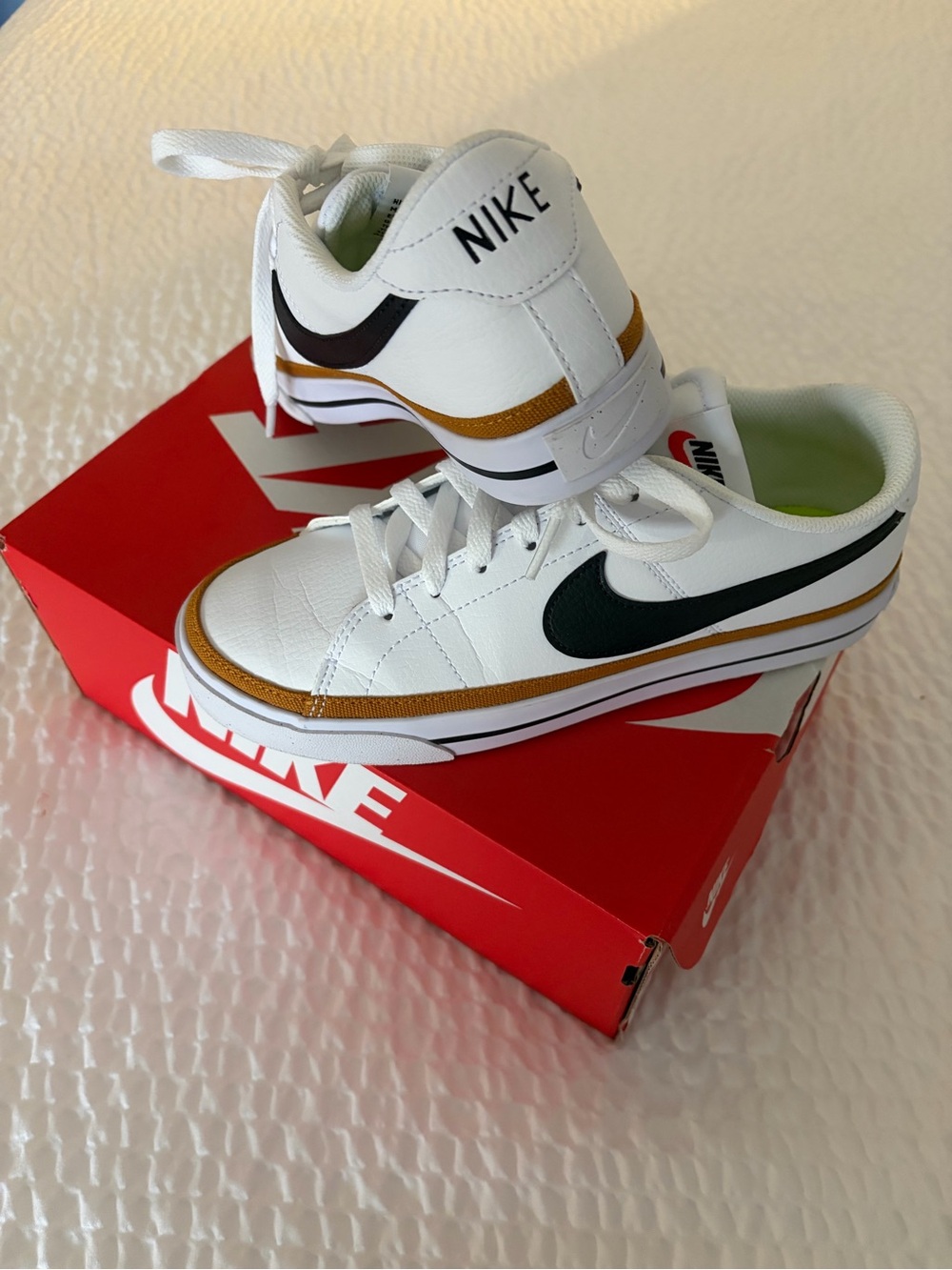 Nike Women’s White Sneakers with Black Swoosh and Brown Trim - Picture 2 of 9